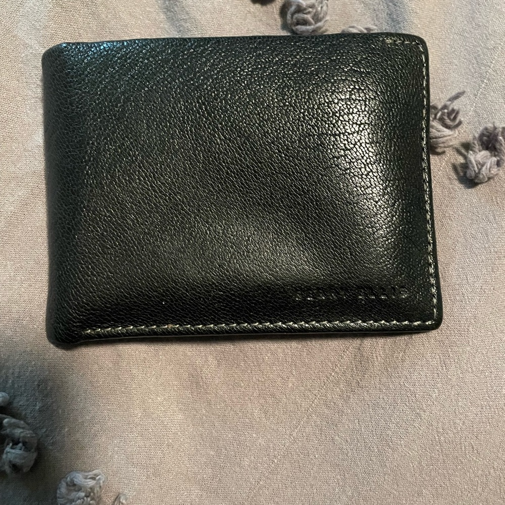 Perry Ellis Black Leather Bifold Wallet - New